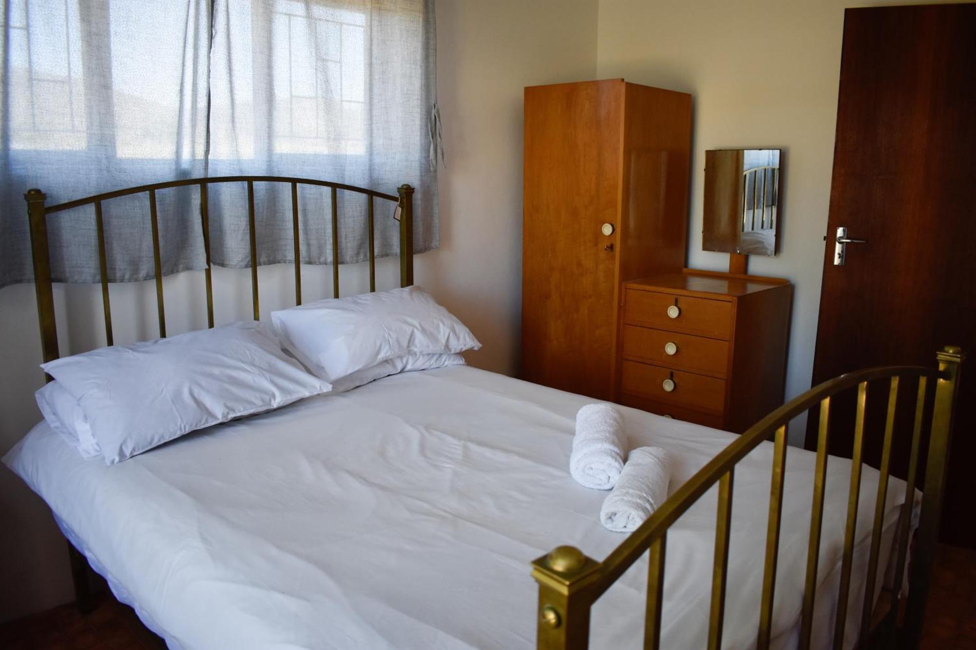 Pikkewyntjie By Holiday home