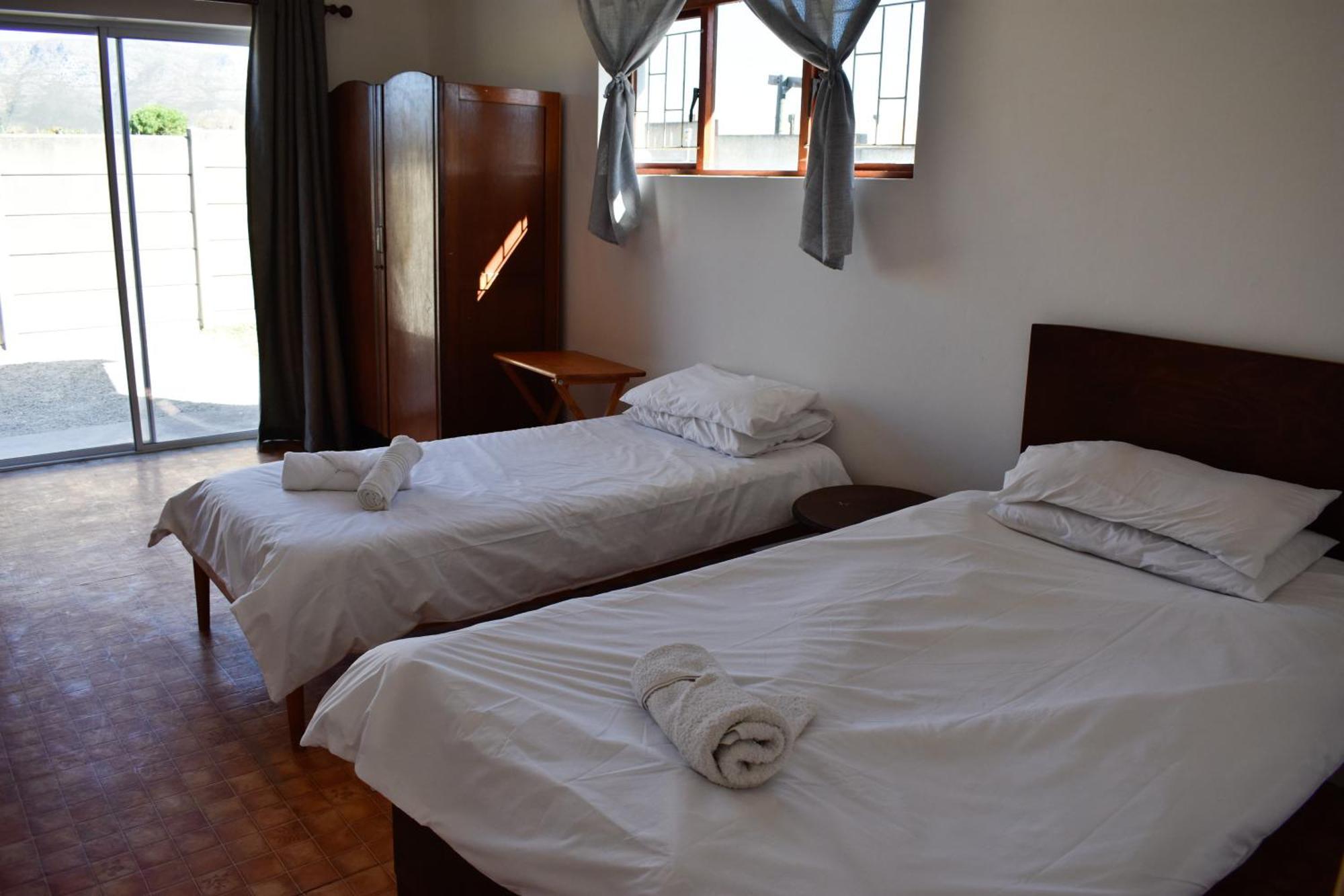 Holiday home Pikkewyntjie By